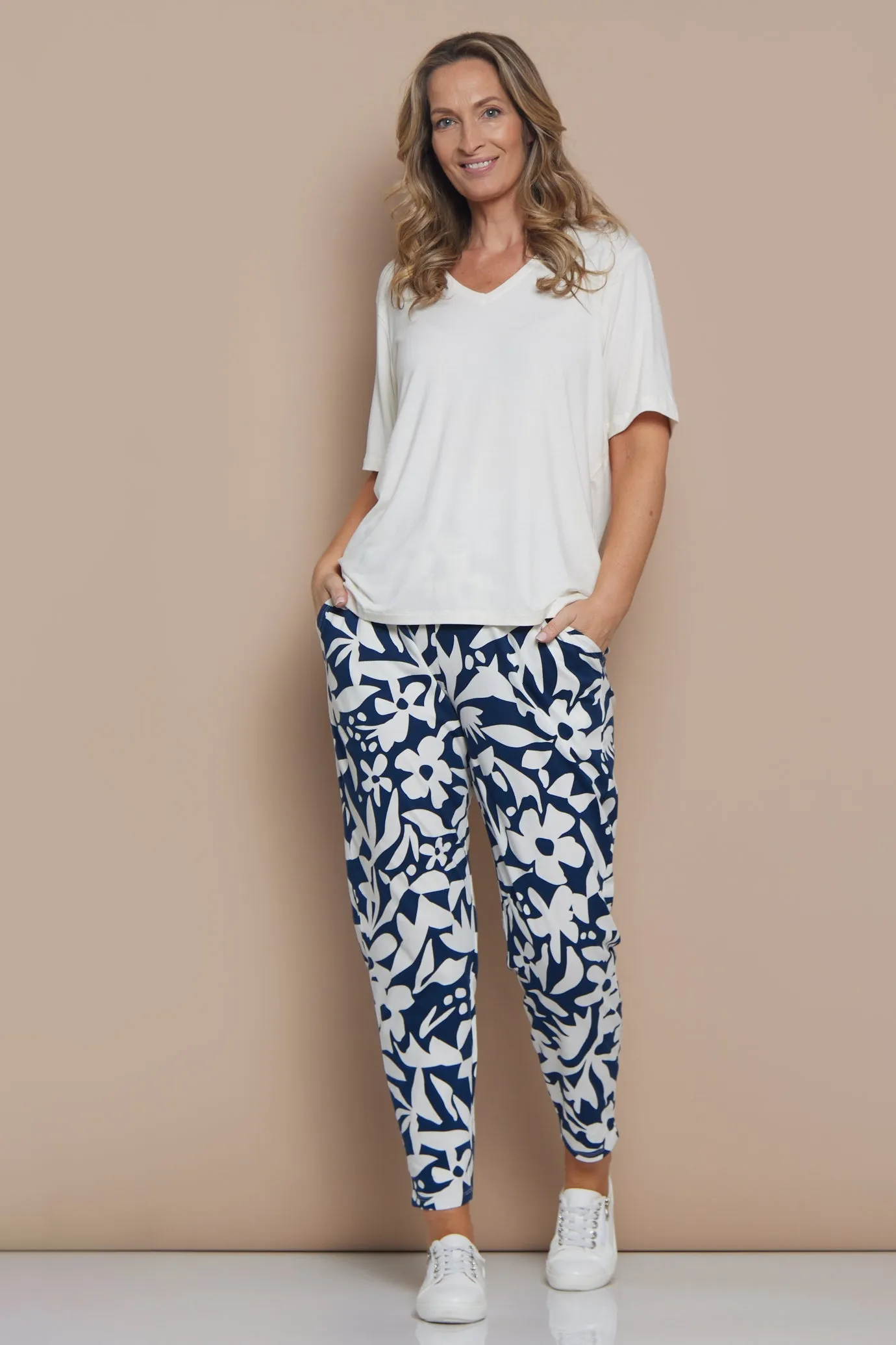 Stencil Floral Pants - Naval Blue Floral