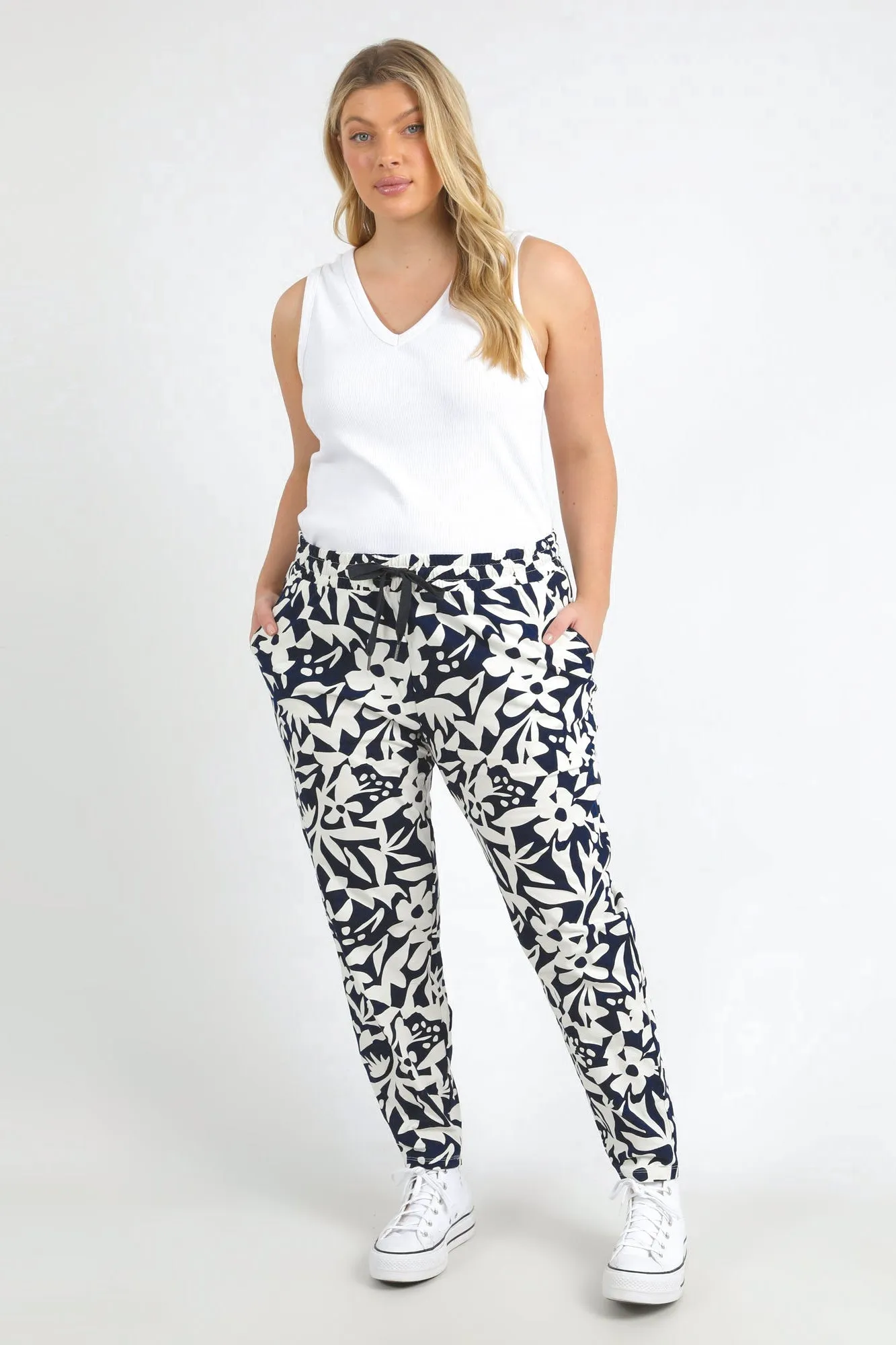 Stencil Floral Pants - Naval Blue Floral